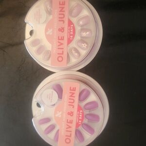 Olive & June Press On Nails 2 Pack - Petal Shimmer & Lavender Iridescent Stars